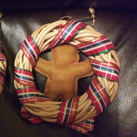 CHRISTMAS BEAR Set Wicker Wreath Decoration/Ornament Set of 2 (Male and Female) - Picture 6 of 6
